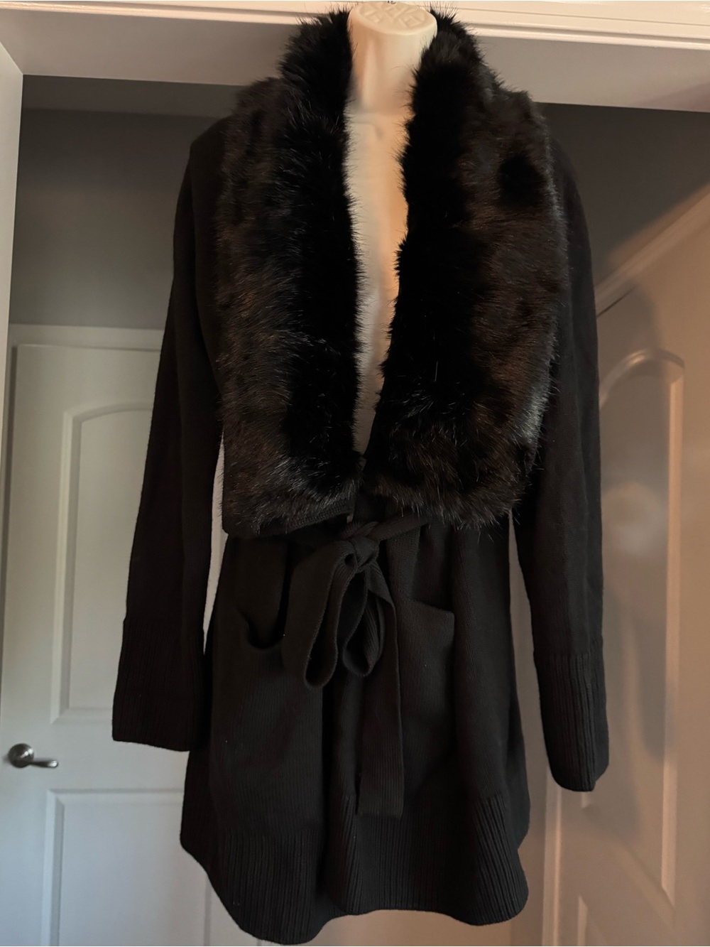 Banana Republic Black Merino Wool Faux Removable Fur Collar Belted Cardigan M
